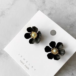 Emma Flower Stud Earrings in Black and Mint